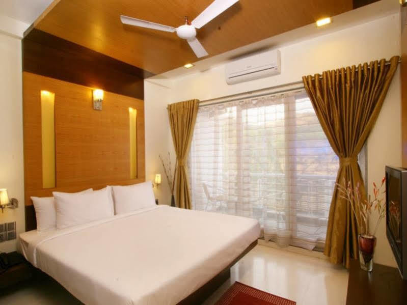 7 Apple Resort Лонавала Экстерьер фото