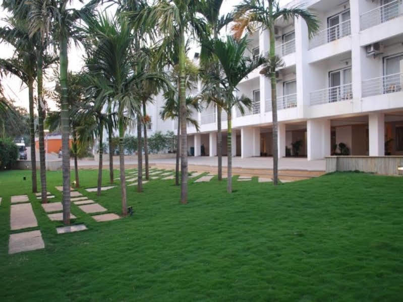 7 Apple Resort Лонавала Экстерьер фото